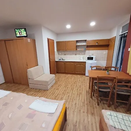 Гостевой дом Alenka 3*